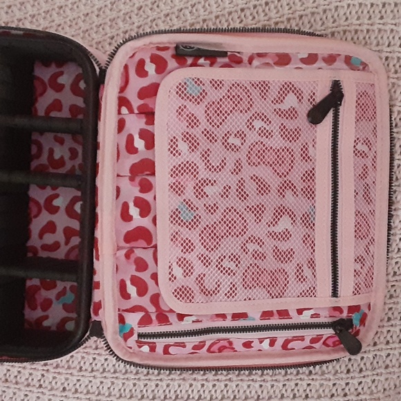 Impressions X Hello Kitty Cosmetic Bag - Picture 7 of 11